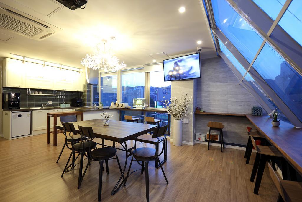 First Guesthouse Busan Extérieur photo