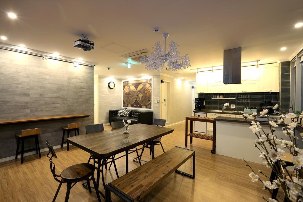 First Guesthouse Busan Extérieur photo