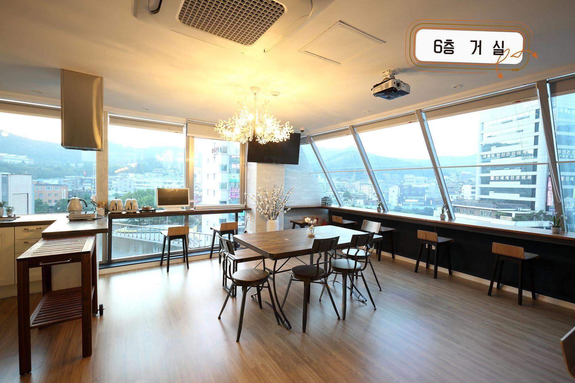 First Guesthouse Busan Extérieur photo