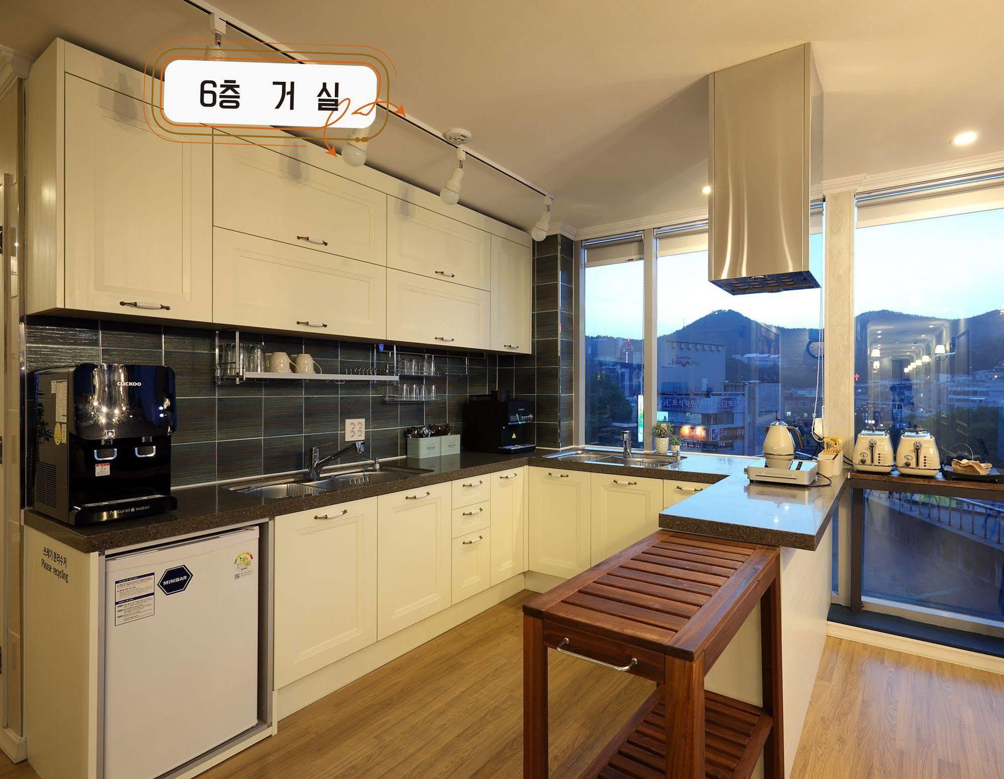 First Guesthouse Busan Extérieur photo